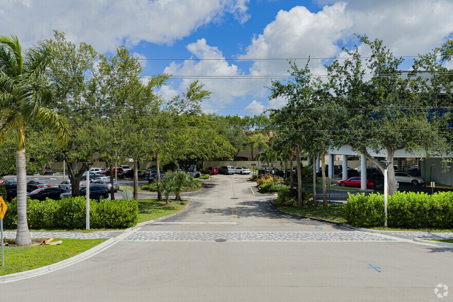 More Photos Of 5701 NW 88th Ave, Tamarac Office For Lease