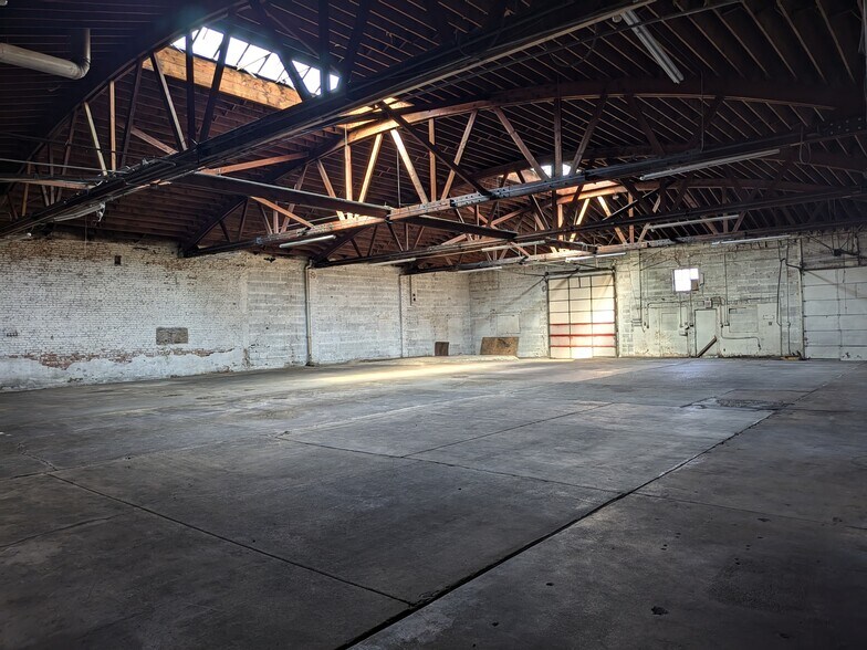 More Photos Of 2017 W Hubbard St, Chicago Warehouse For Lease