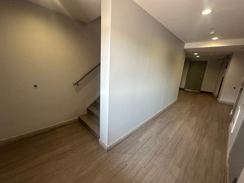 More Photos Of 601-693 Sunrise Hwy, Lynbrook Unknown For Lease