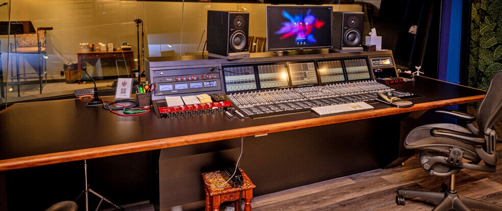 More Photos Of 3449–3453 Cahuenga Blvd W, Los Angeles Movie Radio TVStudio For Sale