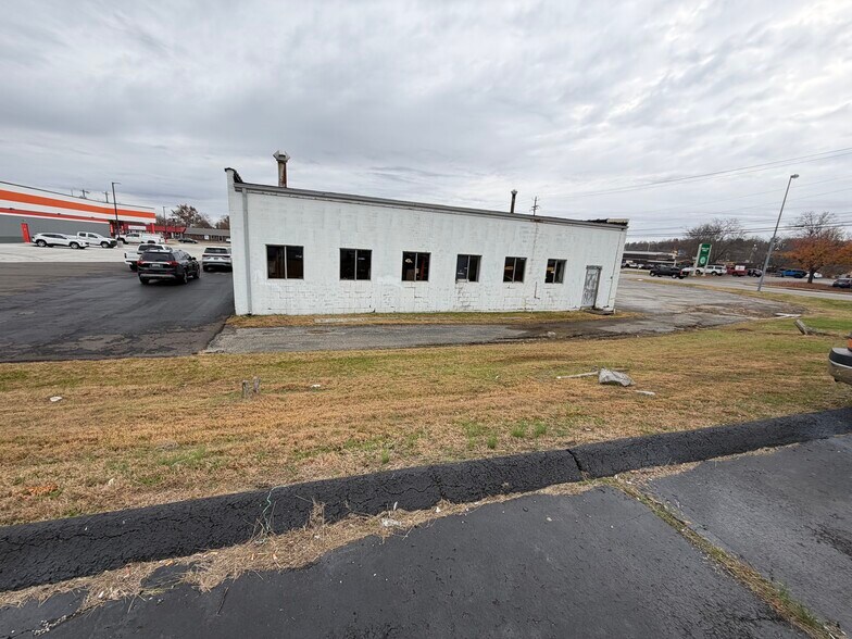 More Photos Of 319 Glades Rd, Berea Land For Lease