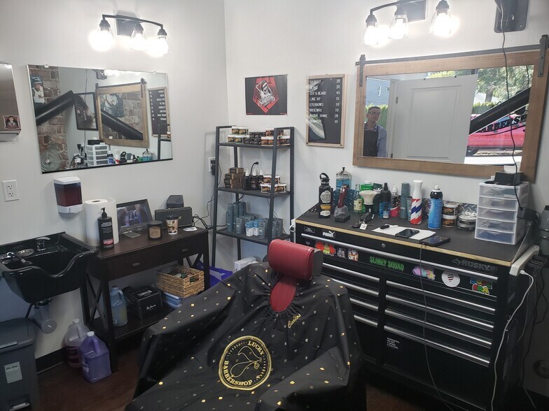 More Photos Of 737 NW 7th Ave, Camas Storefront Retail Office For Lease