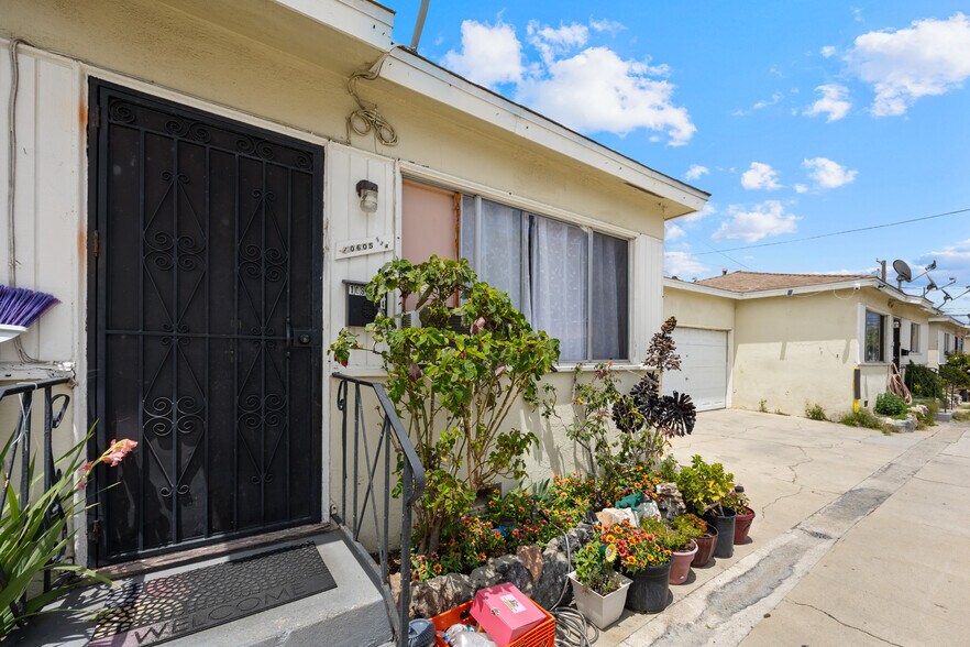 More Photos Of 10605 Buford Ave, Inglewood Apartments For Sale