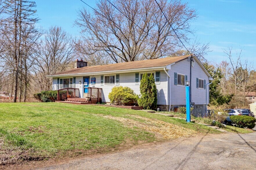 More Photos Of 113 N Chestnut St, New Paltz Office Residential For Lease