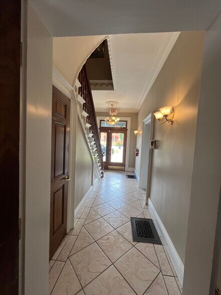 More Photos Of 1071 S High St, Columbus Loft Creative Space For Sale