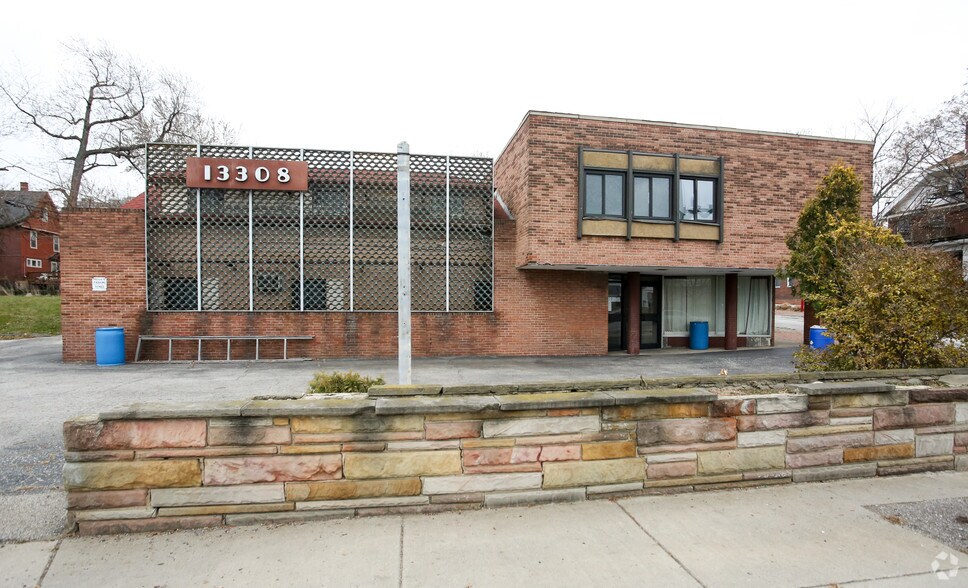 More Photos Of 13308 Euclid Ave, East Cleveland Office For Lease
