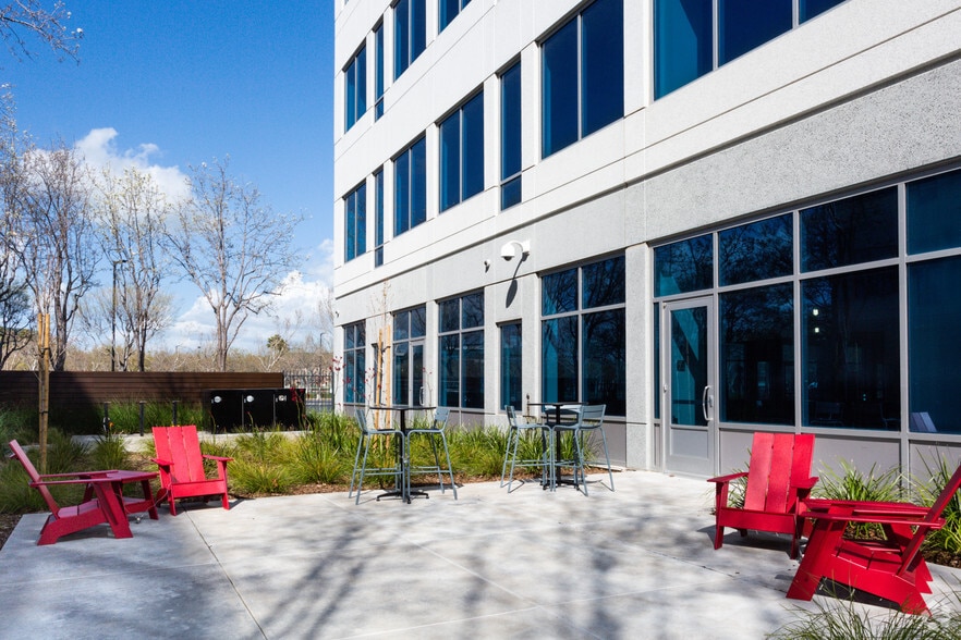 More Photos Of 1 Park Pl, Dublin Office For Lease