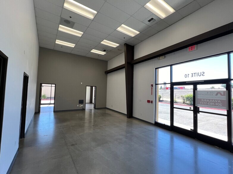More Photos Of 470 W Larch Rd, Tracy Service For Sale