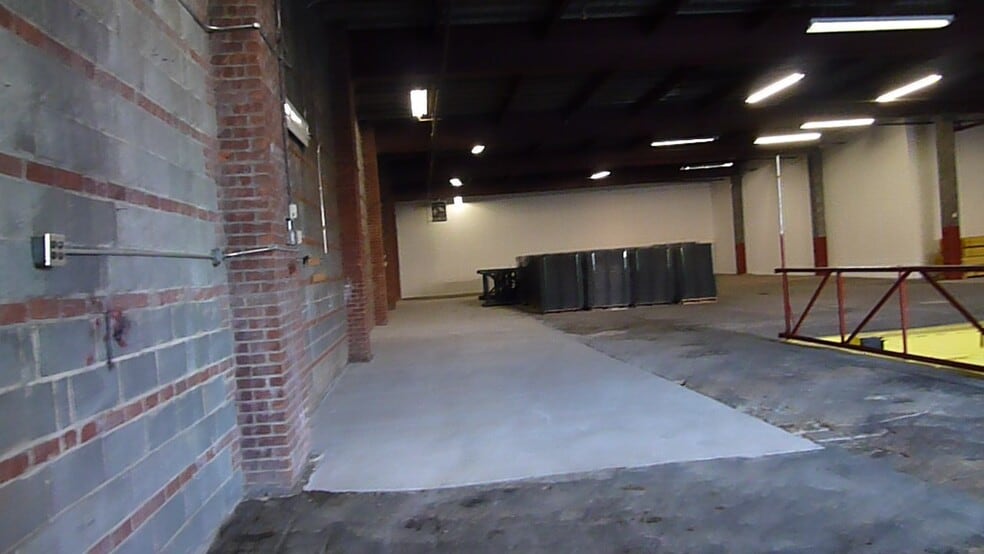 More Photos Of 721-731 Berriman St, Brooklyn Warehouse For Lease