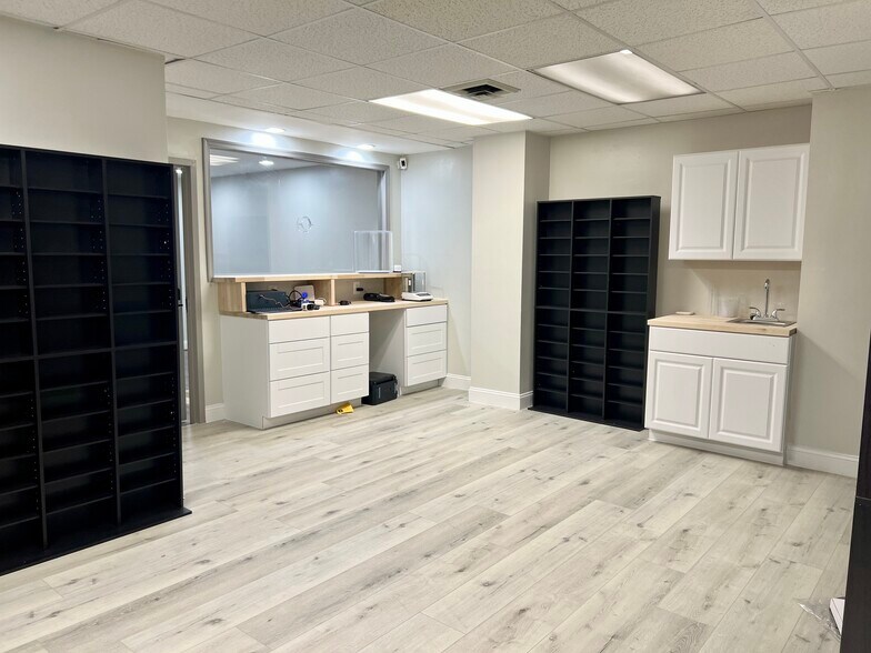 More Photos Of 807-809 E Baltimore St, Baltimore Medical For Lease