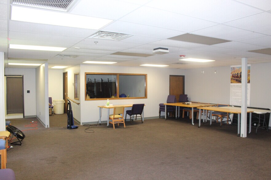 More Photos Of 2 SE Lee Blvd, Lawton Office For Lease