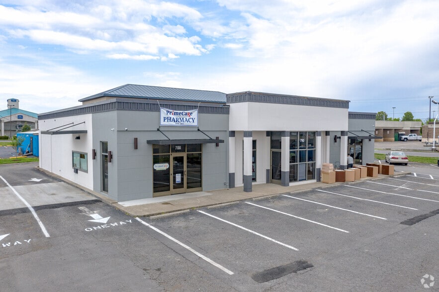 Primary Photo Of 710 Nashville Pike, Gallatin Storefront Retail Office For Lease
