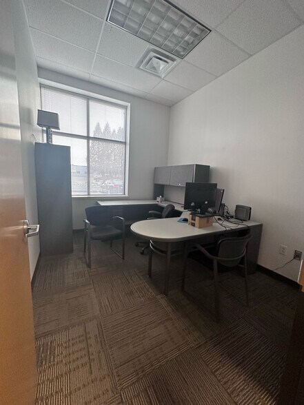 More Photos Of 20 Lawrence Bell Dr, Williamsville Medical For Lease