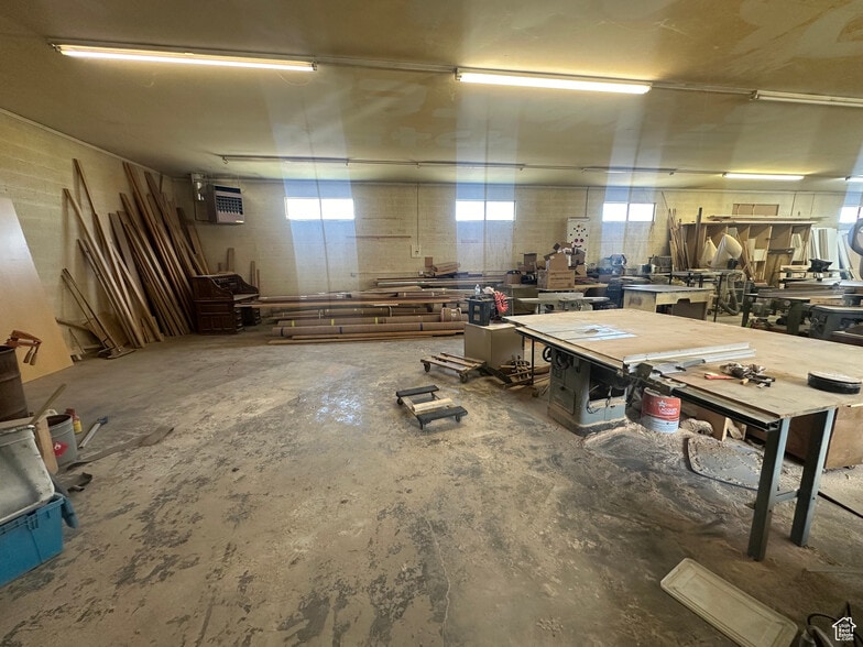 More Photos Of 589 N Geneva Rd, Lindon Warehouse For Sale