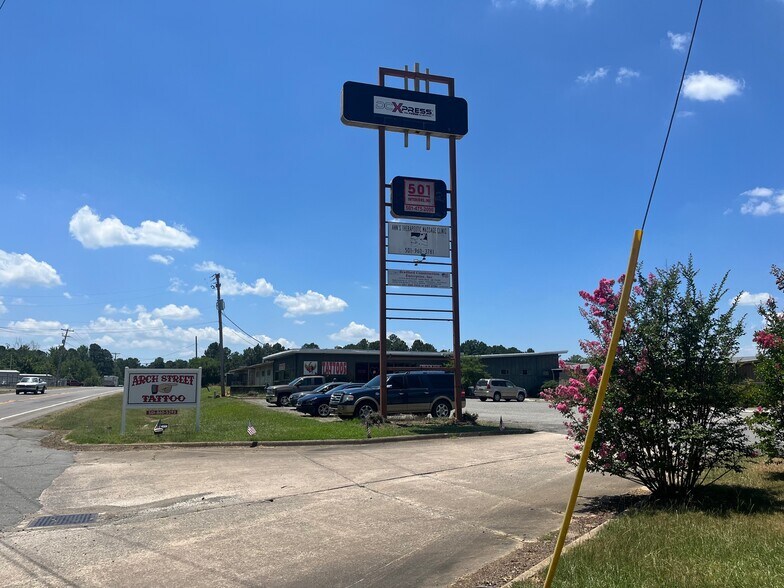 Primary Photo Of 11714 Arch St Pike, Little Rock Warehouse For Lease