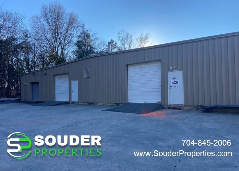 Primary Photo Of 11709 Fruehauf Dr, Charlotte Warehouse For Lease