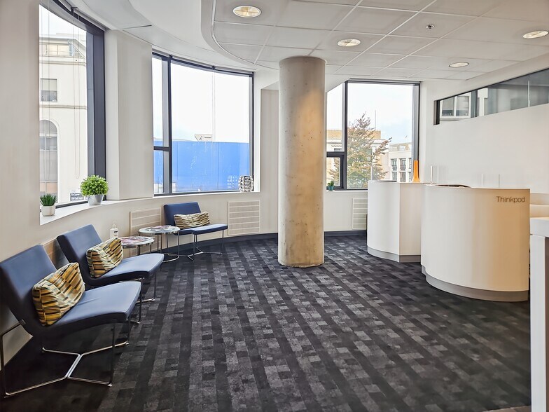 More Photos Of 1321-1325 Blanshard St, Victoria Coworking Space