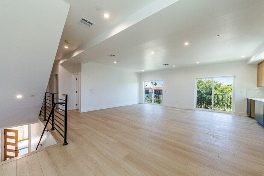 More Photos Of 1557 S Ogden Dr, Los Angeles Apartments For Sale