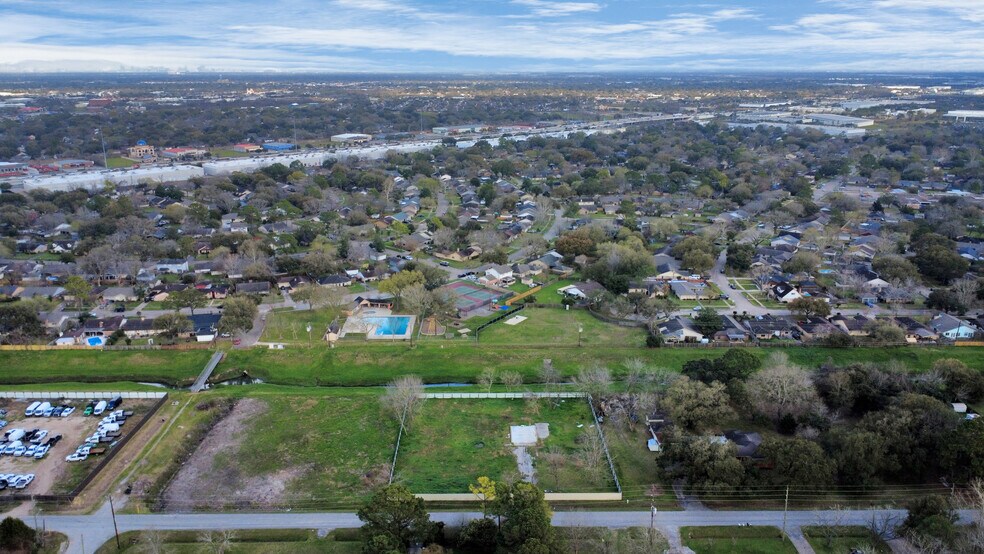 More Photos Of 12033 Bedford St, Houston Land For Sale