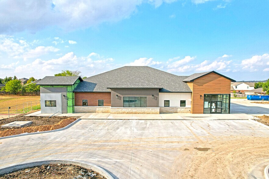 More Photos Of 512 W Bonds Ranch Rd, Fort Worth General Retail For Sale