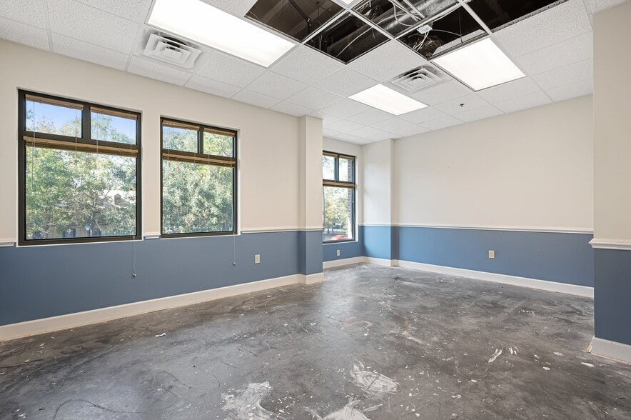 More Photos Of 2 Westbury Park Way, Bluffton Office For Sale