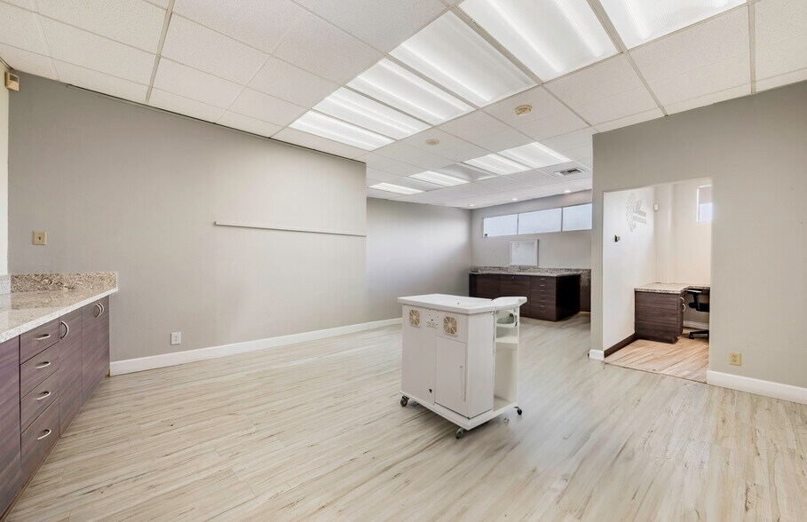 More Photos Of 2700 N Bellflower Blvd, Long Beach Medical For Lease