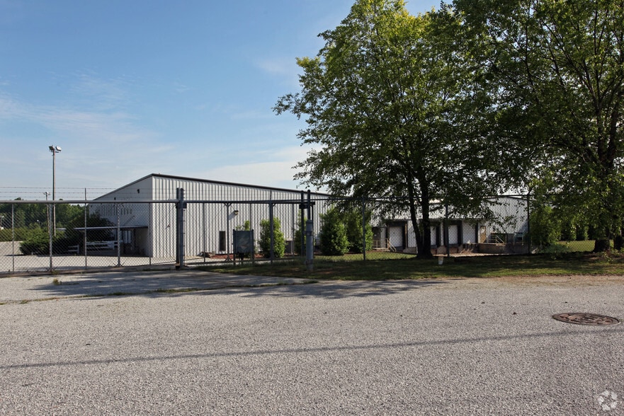 More Photos Of 113 Sunrise Center Dr, Thomasville Industrial For Sale