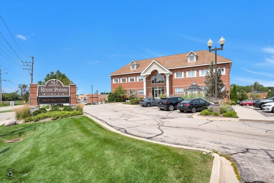 More Photos Of 912 Northwest Hwy, Fox River Grove Medical For Sale