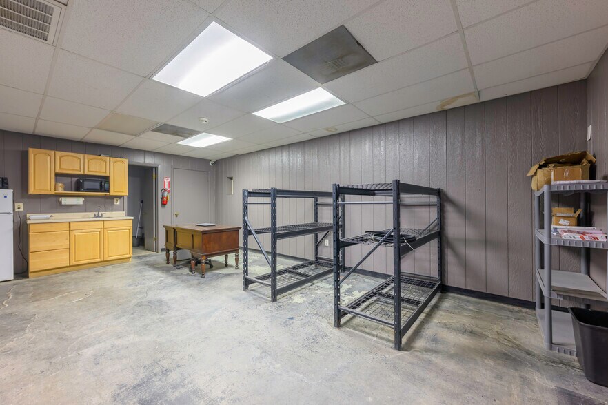 More Photos Of 7020 N County Rd W, Odessa Warehouse For Sale
