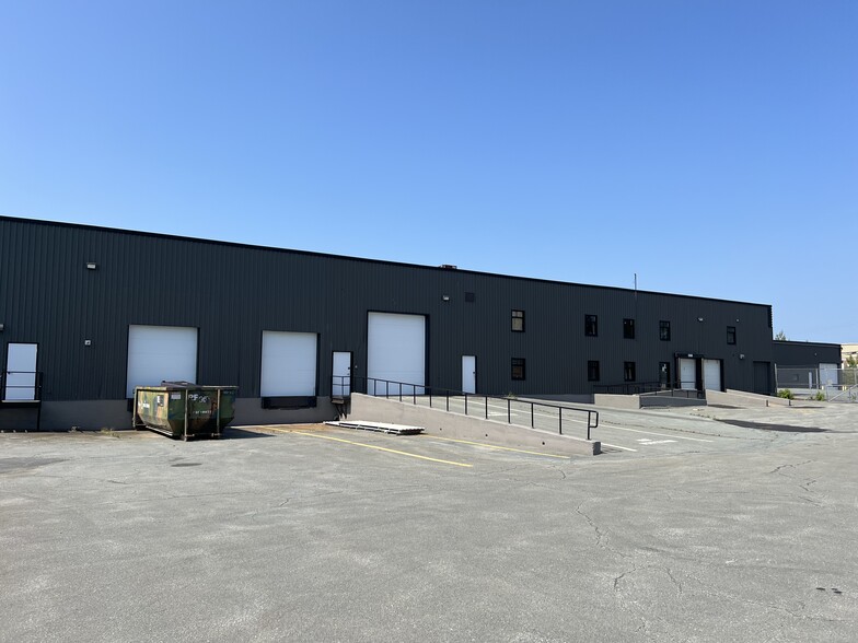 More Photos Of 11 Akerley Blvd, Halifax Light Distribution For Lease