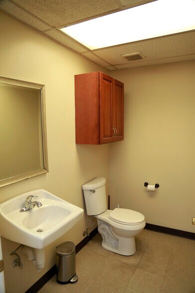 More Photos Of 255 S Plant St, Morgantown Distribution For Lease