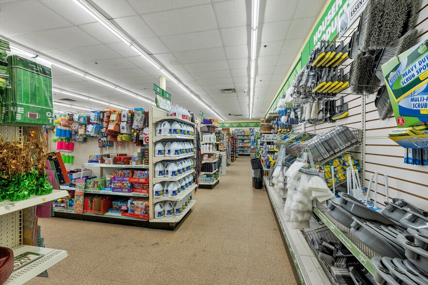 More Photos Of 777 S Willow St, Manchester Storefront For Lease