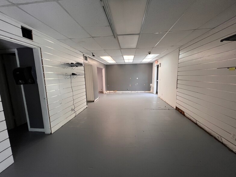 More Photos Of 1100 S Dixie Hwy, Hollywood Freestanding For Sale