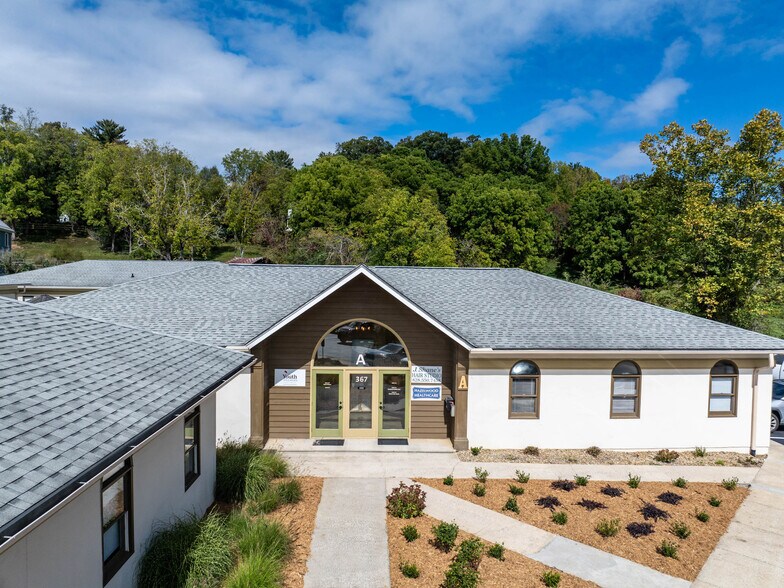 More Photos Of 367-400 Dellwood Rd, Waynesville Medical For Sale