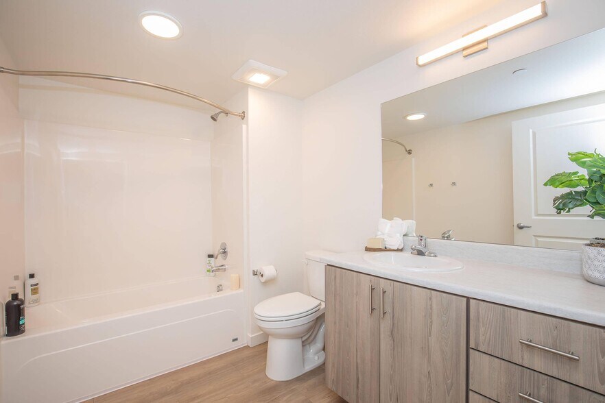 More Photos Of 15300 33rd Ave S, Seatac Apartments For Lease
