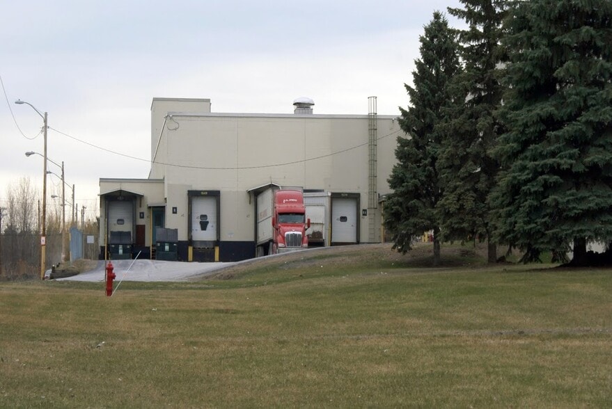 More Photos Of 83-139 Distribution Way, Plattsburgh Warehouse For Lease