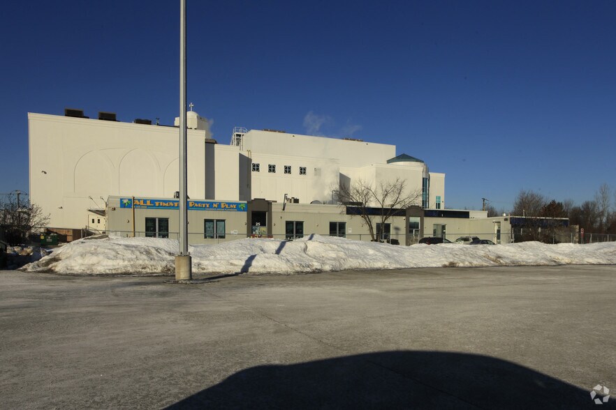 More Photos Of 25 Mallard Rd, Toronto Light Distribution For Lease