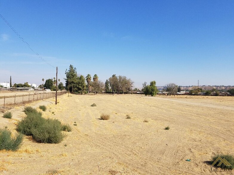 More Photos Of 828 Iris St, Bakersfield Land For Sale