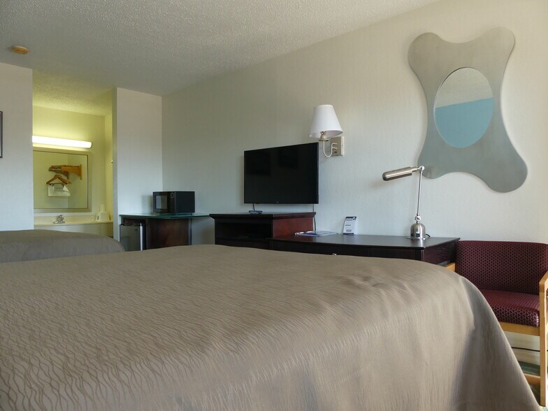 More Photos Of 3655 Cummings Hwy, Chattanooga Hotel For Sale