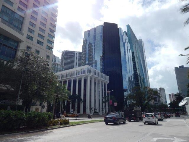 More Photos Of 1110 Brickell Ave, Miami Office For Sale