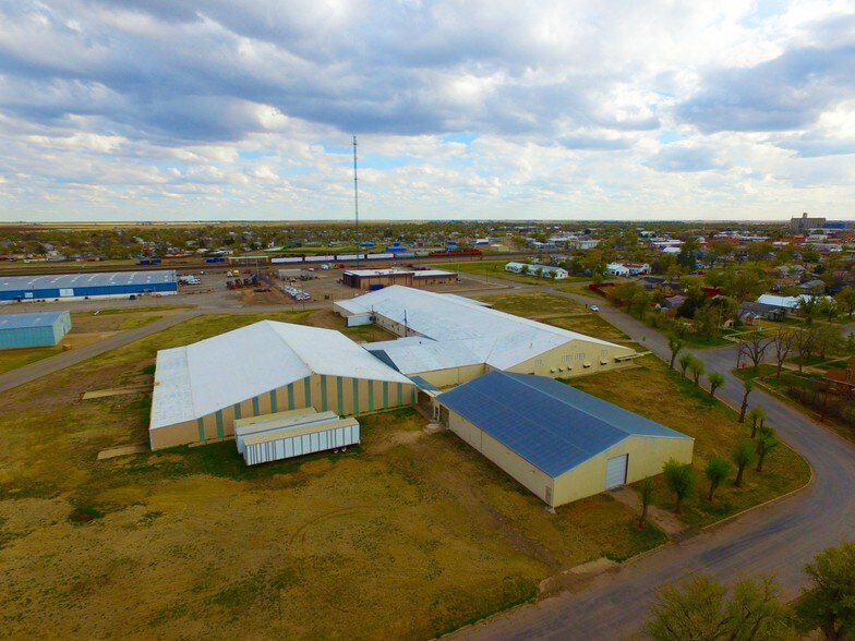 Primary Photo Of 800 E Kingsmill Ave, Pampa Warehouse For Lease