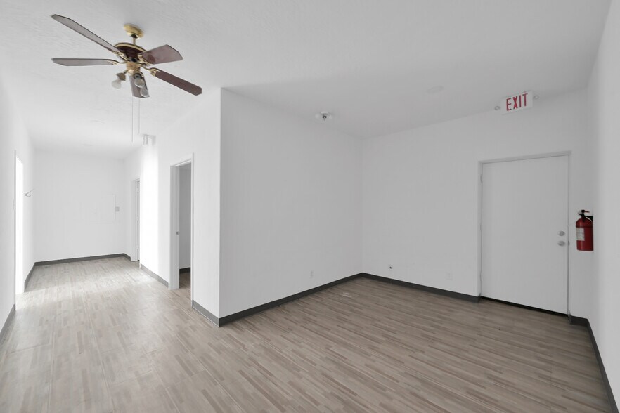 More Photos Of 23233 Snook Ln, Tomball Storefront Retail Office For Lease