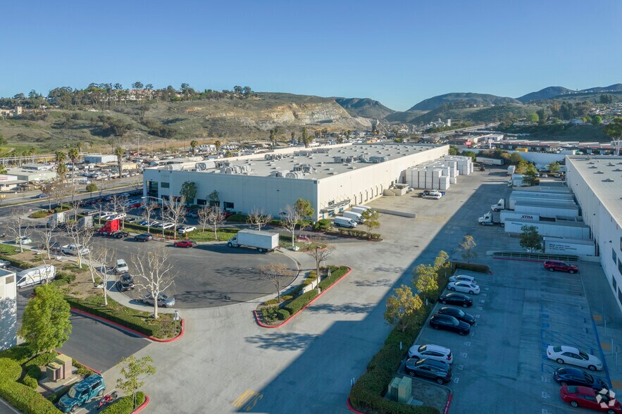 More Photos Of 7385 Mission Gorge Rd, San Diego Warehouse For Lease