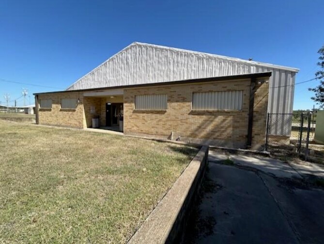 More Photos Of 301 2nd St, Meridian Specialty For Sale