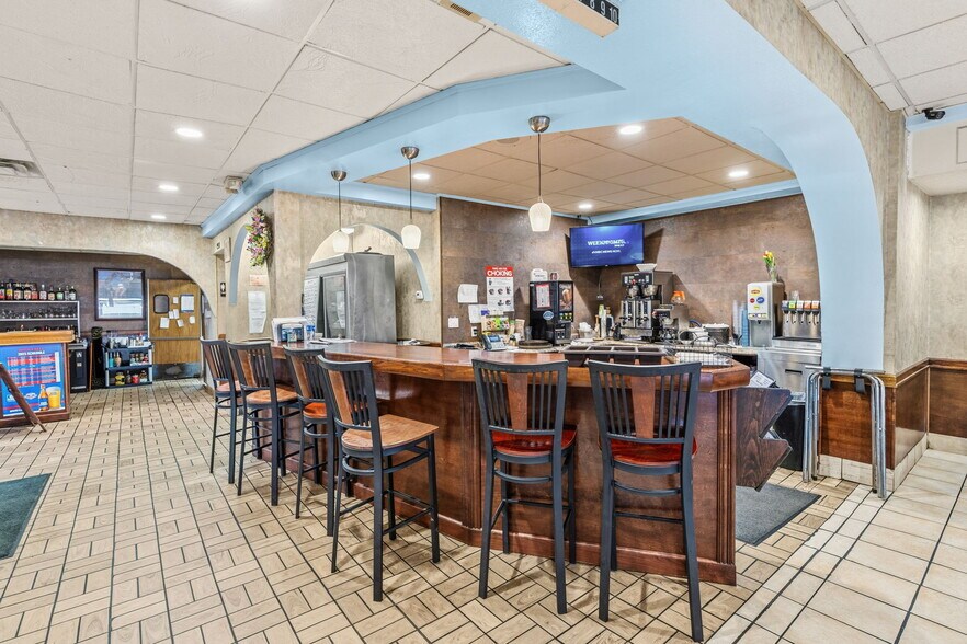 More Photos Of 6-8 Lake Shore Dr W, Dunkirk Freestanding For Sale