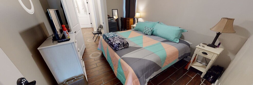 More Photos Of 924 E 8th St, Chattanooga Dormitory For Sale