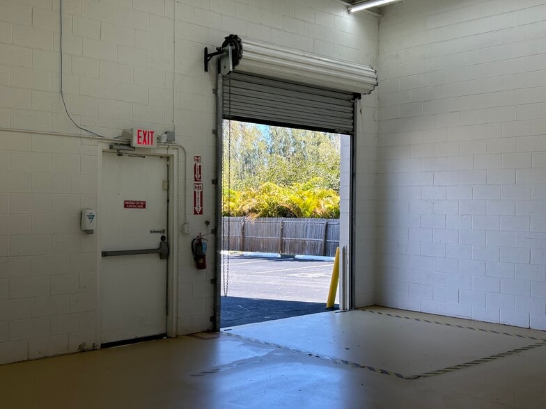 More Photos Of 7400 US Highway 19, New Port Richey Storefront For Lease
