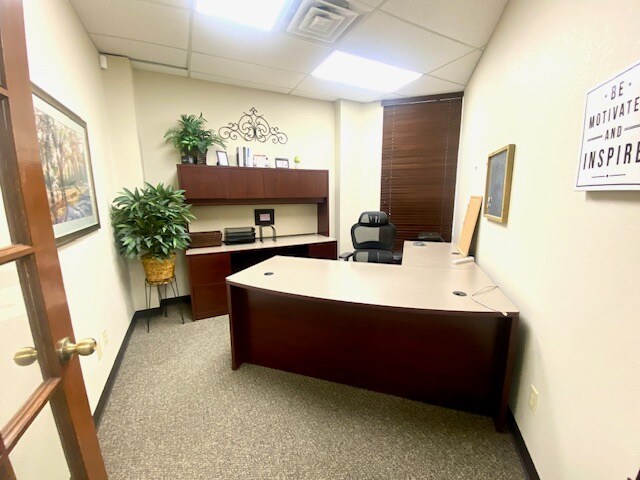 More Photos Of 722A Fairmont Pky, Pasadena Office For Lease