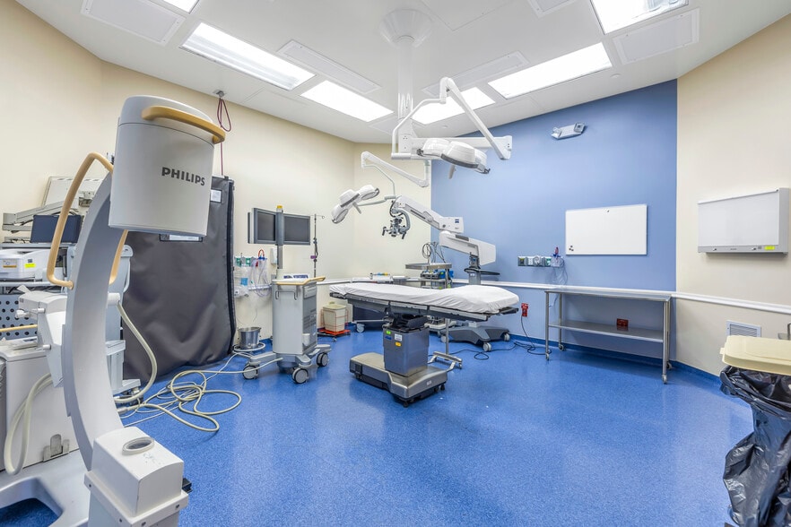 More Photos Of 6322-6326 Gunn Hwy, Tampa Medical For Sale