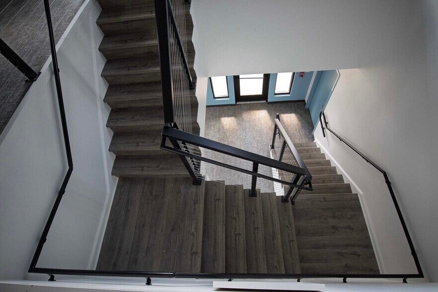 More Photos Of 3809 E 82nd St, Indianapolis Freestanding For Lease